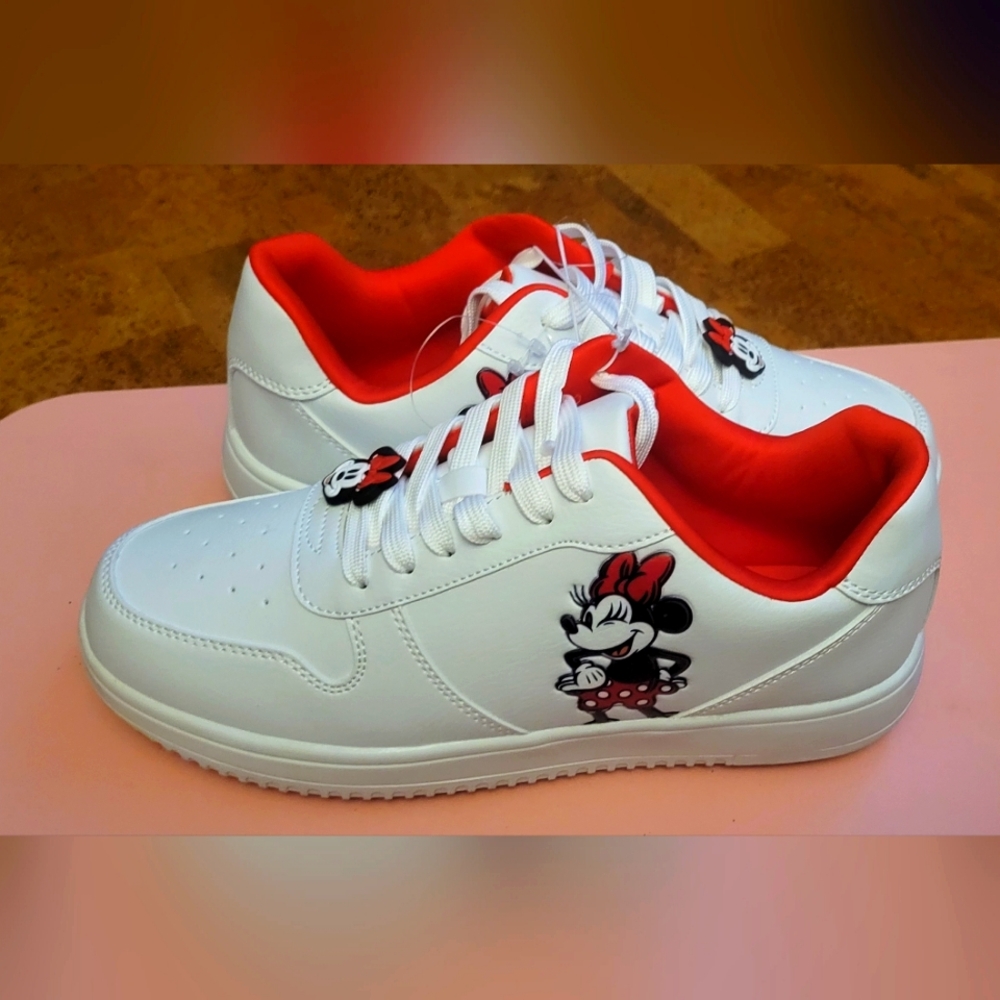 Women's Disney Red& White Minnie Mouse Court Low-Top Sneakers, Size 10